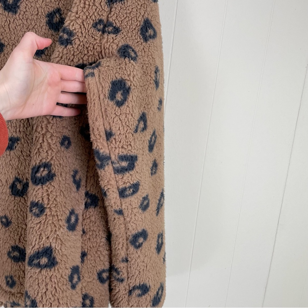 Abercrombie & Fitch Taupe Leopard Teddy Jacket - Picture 12 of 16